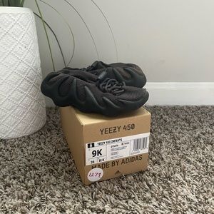 Yeezy 450 dark slate (toddler 9)